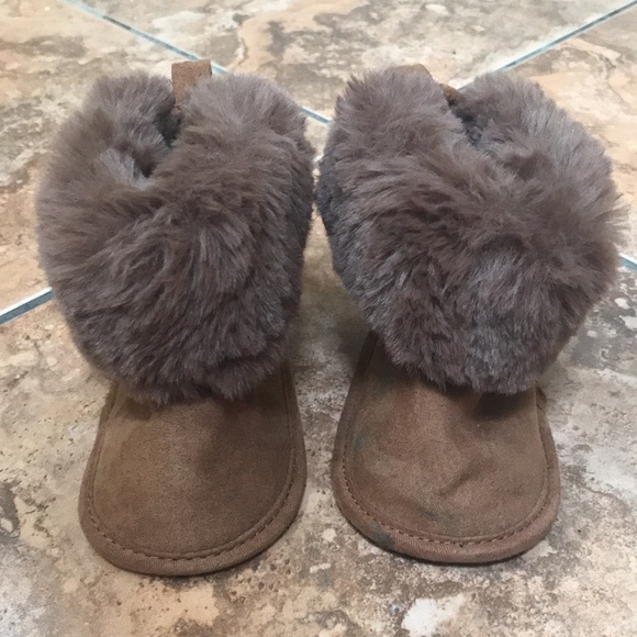 Furry Suede Boots 6-9 months - Picture 2 of 6